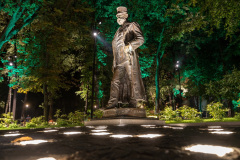2022_Ukraine-Chernivtsi-Park-11